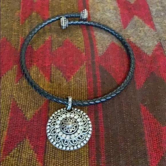 Jewelry - Women’s necklace